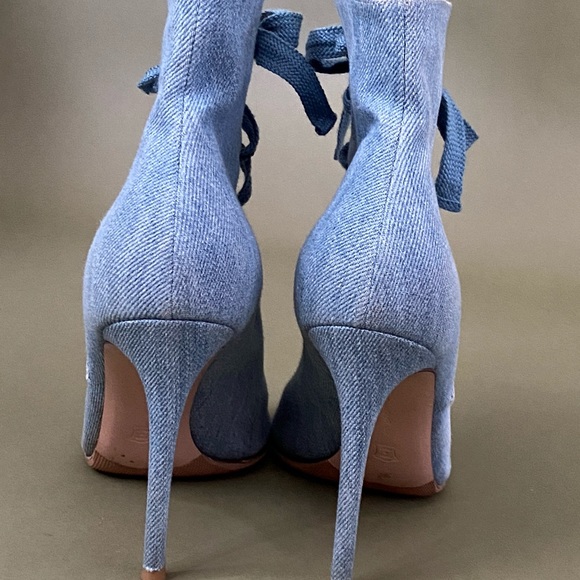 Gianvito Rossi denim lace up open toe booty. Size 39 - Picture 7 of 10